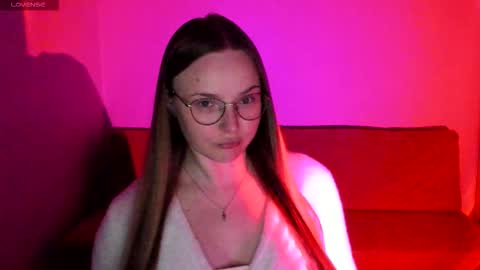 Miya online show from November 28, 2025, 7:49 pm