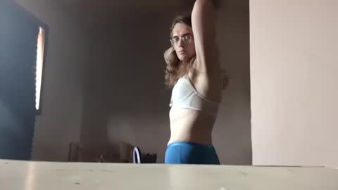 Snapshot of miyahw803 chatting on October 14, 2025, 10:43 pm miyahw803 online show from October 14, 2025, 10:43 pm