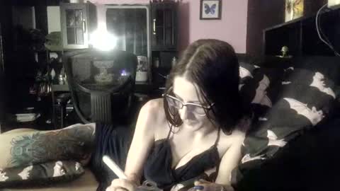 Mizz Bonez online show from February 5, 2026, 3:22 am