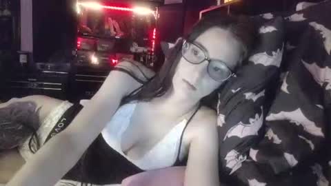 Snapshot of mizzbonez chatting on June 5, 2026, 5:25 am Mizz Bonez online show from June 5, 2026, 5:25 am
