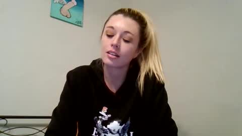 mizzymay10101 online show from February 28, 2026, 3:29 am