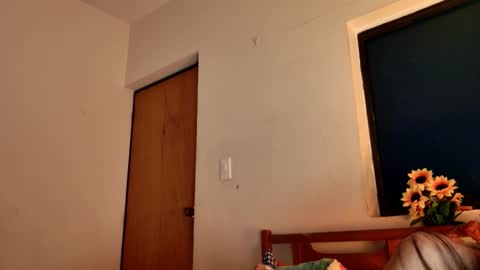 MoonLipson online show from September 29, 2025, 9:52 pm