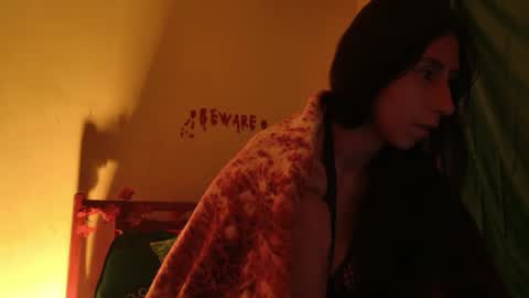 MoonLipson online show from November 4, 2025, 2:43 am