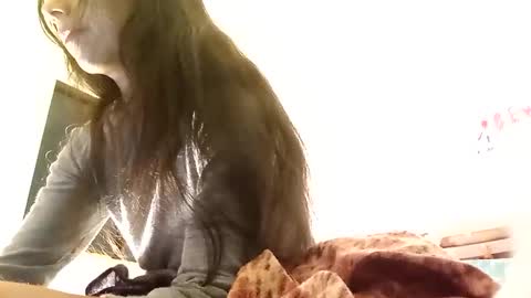 MoonLipson online show from November 22, 2025, 11:04 pm