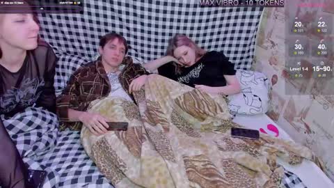 Snapshot of mmeeowww chatting on February 9, 2025, 10:54 pm Tim and Lisa Simon and Luna online show from February 9, 2025, 10:54 pm