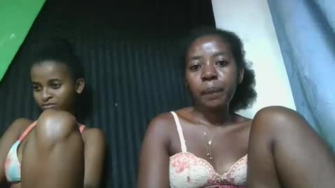 Snapshot of mmerela chatting on February 24, 2026, 6:39 pm mmerela online show from February 24, 2026, 6:39 pm