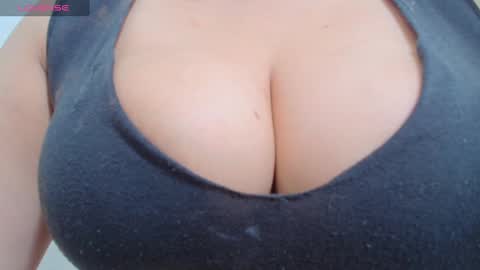 Snapshot of moan_sex1 chatting on February 26, 2025, 2:37 am Catalina online show from February 26, 2025, 2:37 am