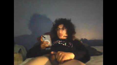 mochaandcreme online show from March 1, 2025, 7:08 am