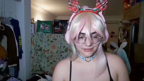 Snapshot of mochi_rainbow chatting on December 28, 2024, 11:37 pm The Mochi Rainbow Variety Show online show from December 28, 2024, 11:37 pm