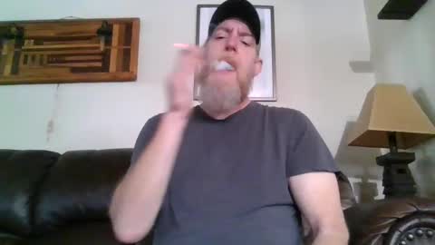 Snapshot of moeblick chatting on January 4, 2025, 3:39 pm moeblick online show from January 4, 2025, 3:39 pm