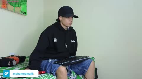 mohamed_malik online show from December 4, 2025, 11:35 pm