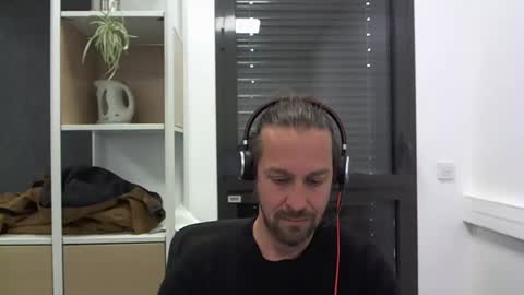 Julien online show from March 10, 2025, 3:41 pm
