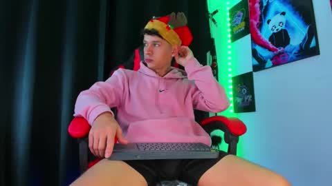 moises_23cm online show from December 16, 2024, 11:44 am