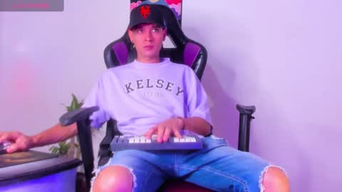 moises_23cm online show from January 14, 2025, 7:21 pm