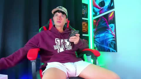 moises_23cm online show from February 20, 2025, 8:36 pm