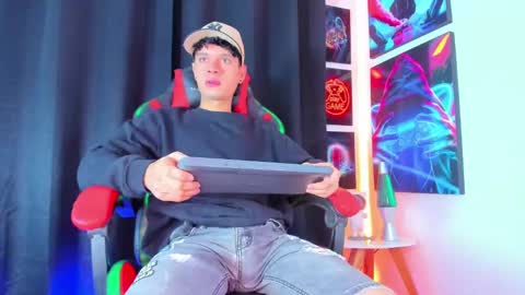 moises_23cm online show from February 22, 2025, 3:36 pm