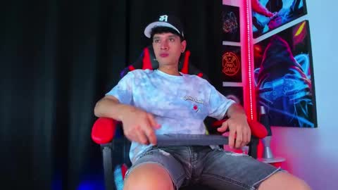 moises_23cm online show from February 23, 2025, 3:56 am