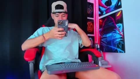 moises_23cm online show from March 6, 2025, 4:17 pm