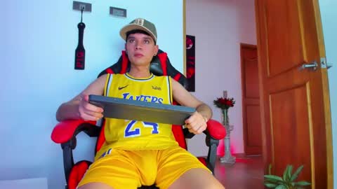 moises_23cm online show from September 11, 2025, 7:58 pm