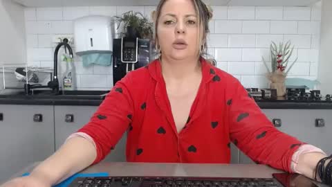 erika online show from February 21, 2025, 8:51 am