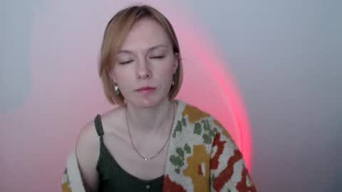 mollilove online show from May 16, 2026, 6:21 am