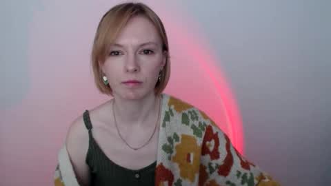 mollilove online show from May 16, 2026, 6:43 am