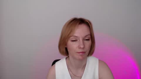 mollilove online show from May 25, 2026, 8:09 am
