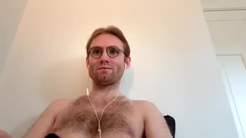 molliter online show from September 22, 2025, 1:46 pm