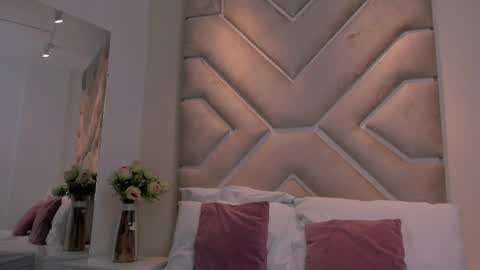 molly__evans_ online show from April 3, 2026, 7:23 pm