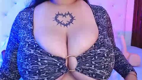 Snapshot of molly_curvyhot chatting on October 23, 2025, 2:27 pm molly_curvyhot online show from October 23, 2025, 2:27 pm