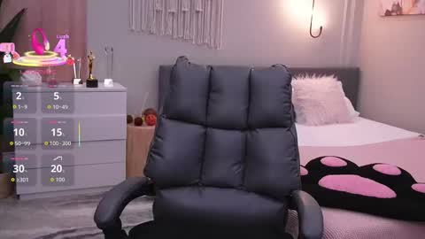 Molly online show from September 16, 2025, 1:28 am