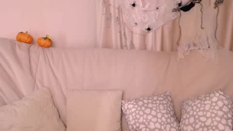 Snapshot of molly_kisss chatting on October 18, 2025, 9:21 am molly_kisss online show from October 18, 2025, 9:21 am