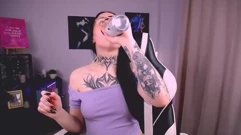 molly_kisss online show from November 15, 2025, 9:39 am