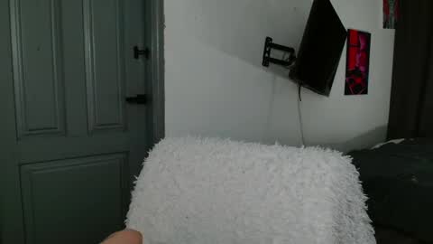 Snapshot of molly_montanaaa chatting on June 7, 2026, 7:39 pm Lina online show from June 7, 2026, 7:39 pm