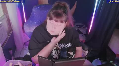 molly_moons online show from September 13, 2025, 10:31 pm