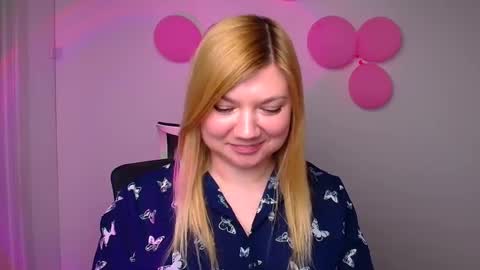 Molly online show from March 11, 2025, 3:23 pm