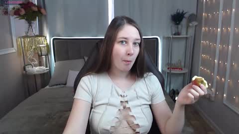 Snapshot of molly_moretti chatting on March 10, 2025, 5:22 am   check my bio online show from March 10, 2025, 5:22 am