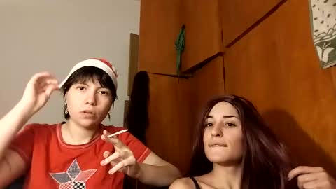 Snapshot of molly_popp chatting on December 26, 2024, 2:01 am Molly Pop online show from December 26, 2024, 2:01 am