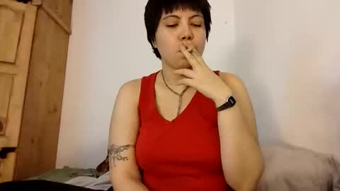 Molly Pop online show from April 17, 2026, 10:35 pm