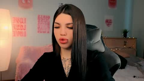 Molly online show from April 18, 2026, 4:49 am