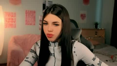 Molly online show from April 28, 2026, 4:06 am