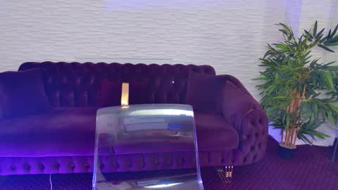 Snapshot of mollydolley chatting on February 12, 2026, 9:10 pm Julia online show from February 12, 2026, 9:10 pm