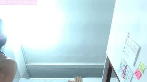 Snapshot of mollyguns chatting on October 15, 2025, 8:31 pm  MOLLY  GUNSG online show from October 15, 2025, 8:31 pm