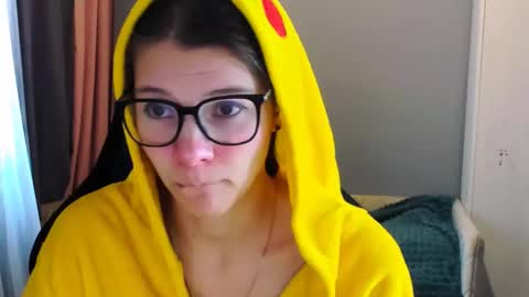  KIRA  online show from September 17, 2025, 3:08 am