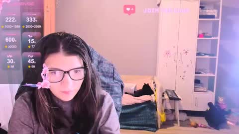  KIRA  online show from November 20, 2025, 2:34 am