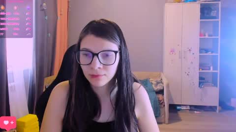  KIRA  online show from March 22, 2026, 11:46 am