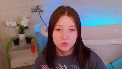 Snapshot of mollymmay chatting on March 3, 2026, 10:10 am Molly online show from March 3, 2026, 10:10 am