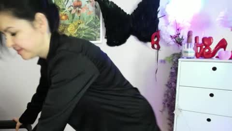 Molly online show from March 10, 2026, 7:13 am