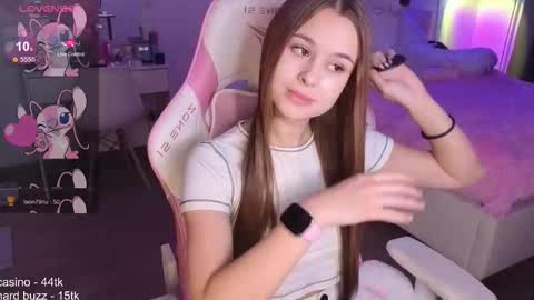 Snapshot of mollymurrrr chatting on October 31, 2025, 3:07 am Molly online show from October 31, 2025, 3:07 am