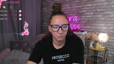 Snapshot of mollynay chatting on October 2, 2025, 1:45 am hi im Molly heregreat boobs big heart warm pussy online show from October 2, 2025, 1:45 am